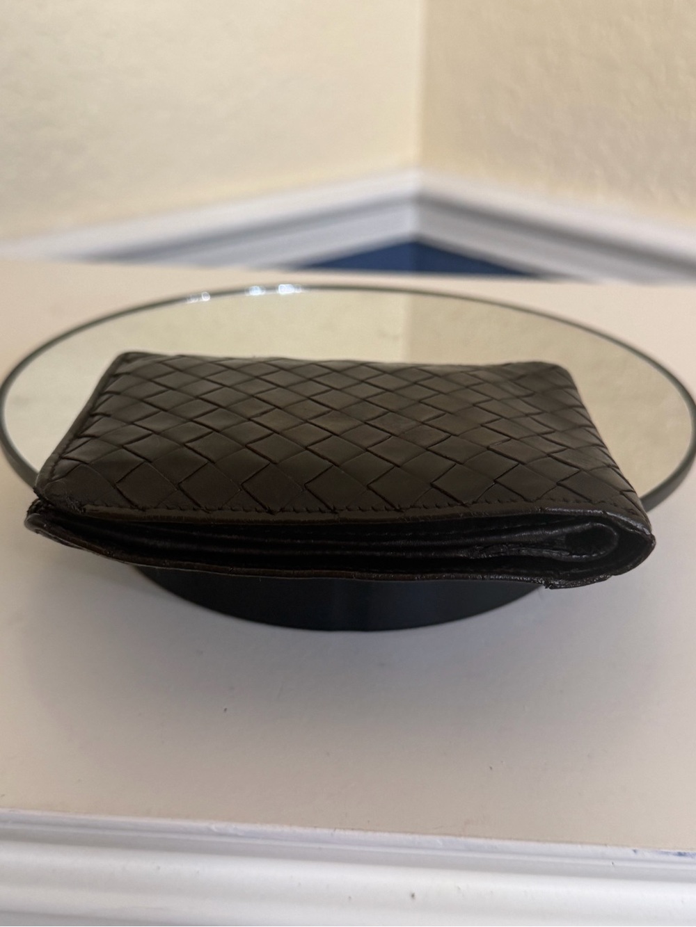 Bottega Veneta Men's Intrecciato Woven Leather Bifold Wallet Dark Brown - Picture 8 of 15